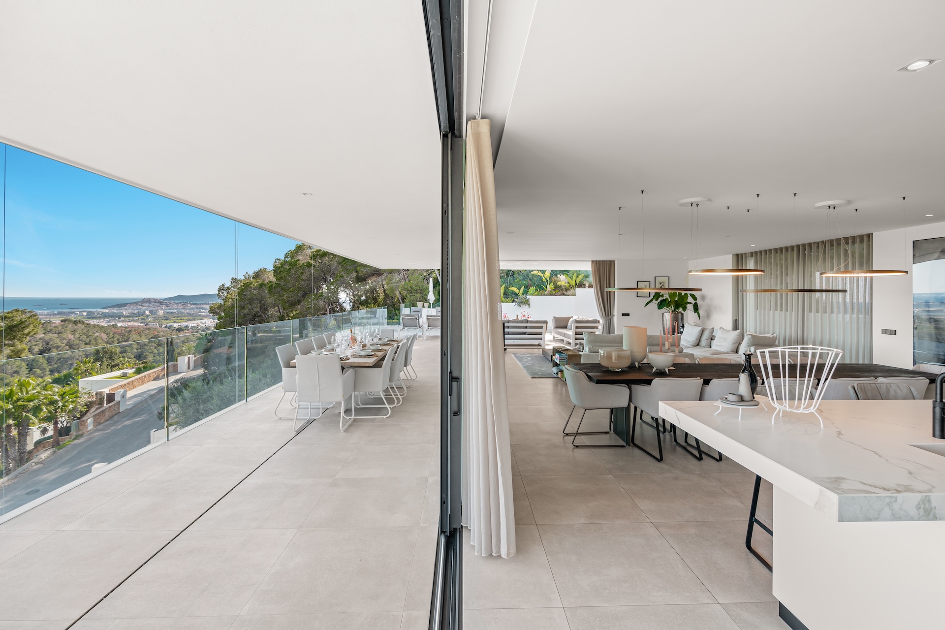 Resa Estates luxury vila Can Furnet modern Villa moderna in and outdoor.jpg